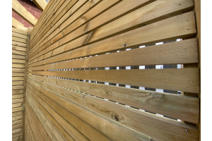 PSE & PAR contemporary timber fence with pergola structure 